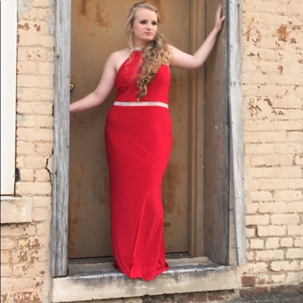 Beautiful Red Prom Dress ❤️